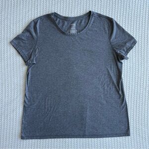 Danskin Now semi fitted grey active tee